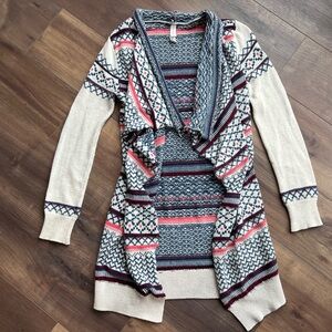 Women’s long sleeve longer cardigan. Size small💙